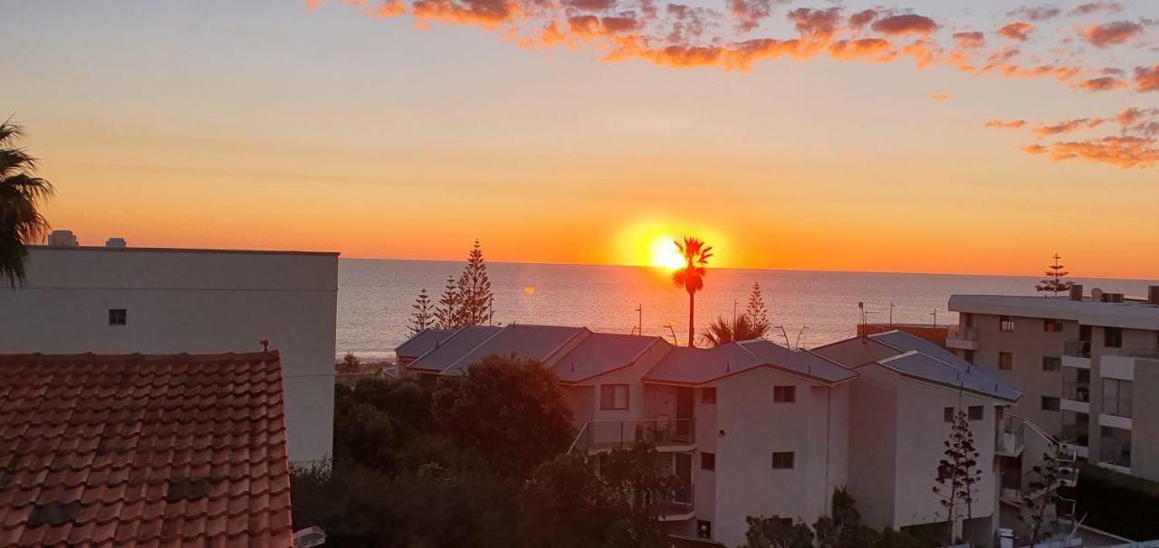 West Beach Lagoon 114 - Ocean Views West Perth 外观 照片